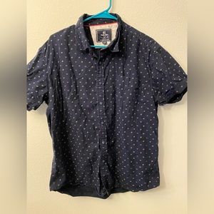 MBX Premium Goods short sleeve button down shirt. Size XL. Colorful triangles.